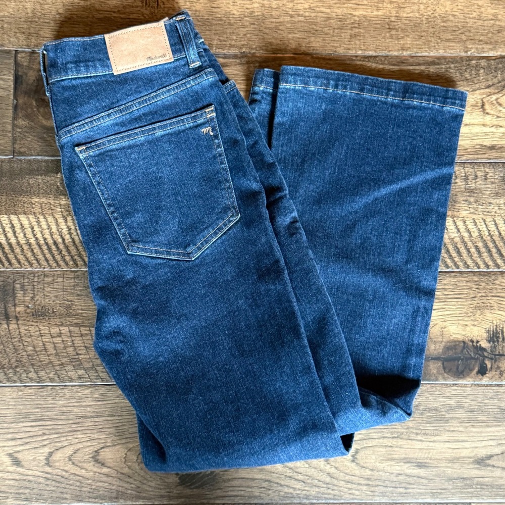 Madewell Mid-Rise Kick Out Jeans W26 Dark Wash Button Fly Magic Pockets NWT